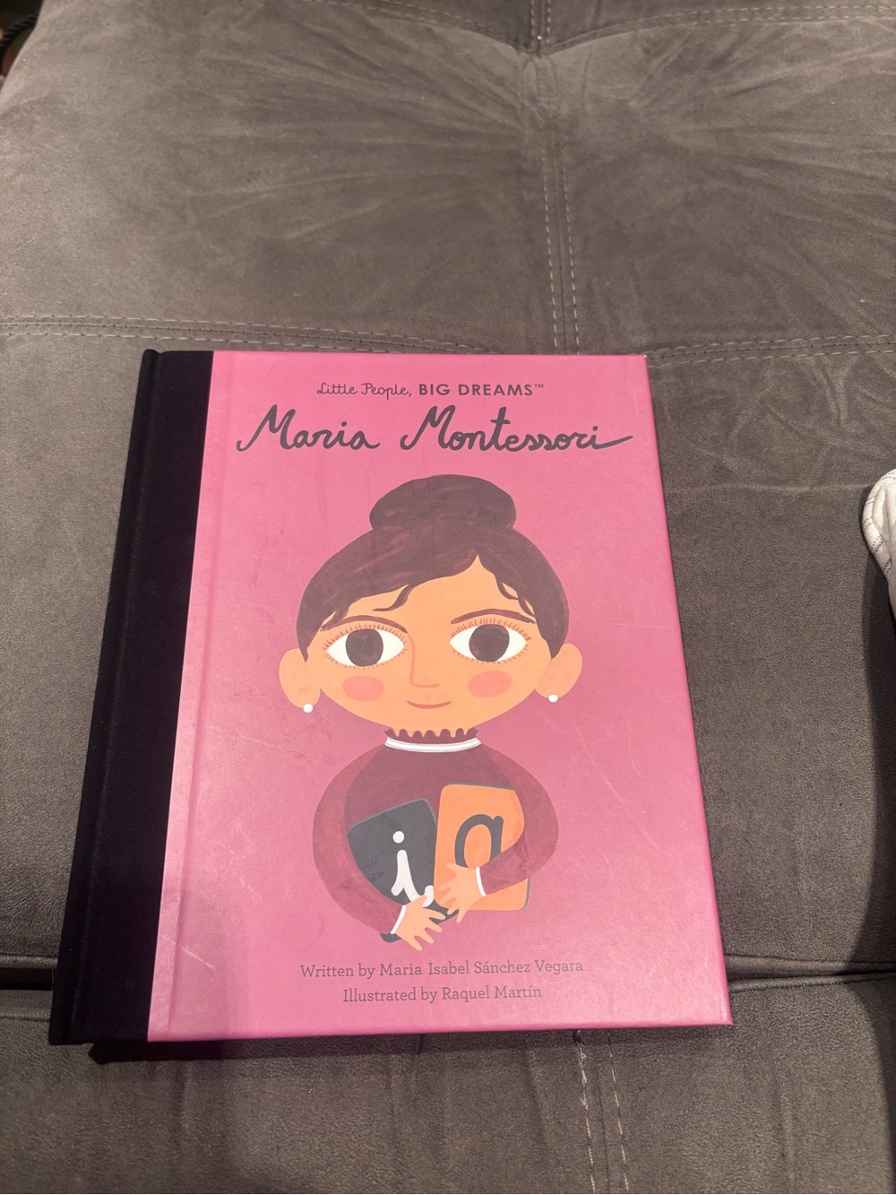 Maria Montessori Little People, Big Dreams – Pink Hardcover Kids Book